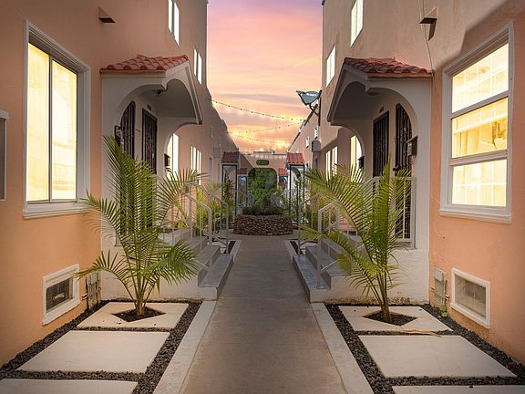 4th image of 268 S Coronado St #270B