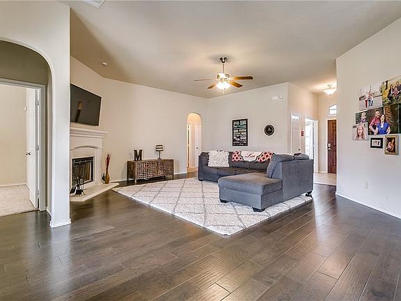 5th image of 6915 Muirfield Dr