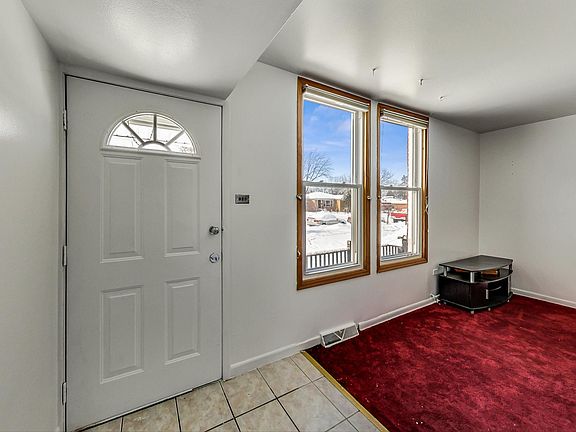 5th image of 1853 Pine St