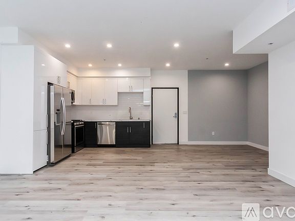 5th image of 947 Wilcox Ave #203