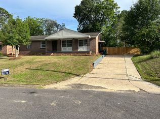 611 Holly Dr, Eufaula, AL 36027