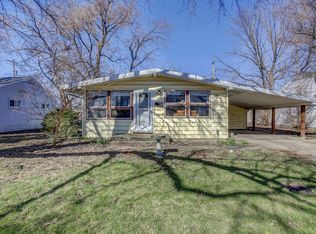1205 Redwood Dr, Champaign, IL
