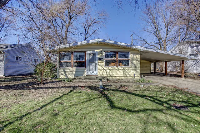 1205 Redwood Dr photo 1