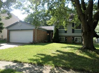1029 Rue Deauville Blvd, Ypsilanti, MI 48198