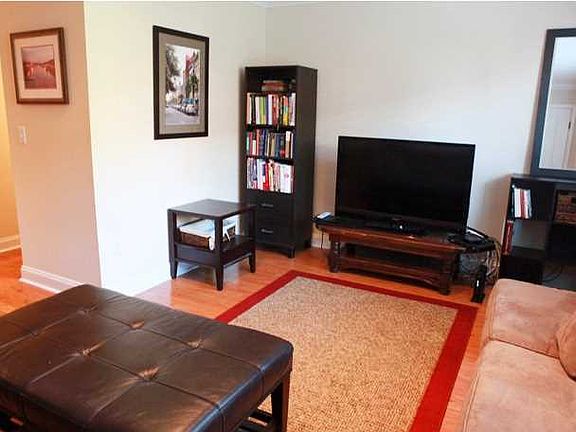 3rd image of 1240 Fairmont Ave APT 10