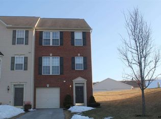 7019 S Sentinel Ln, York, PA 17403