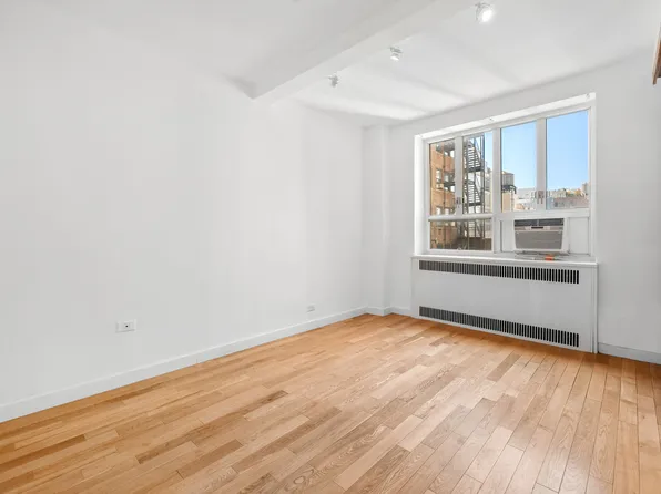 200 West 20th Street image 7 of 18