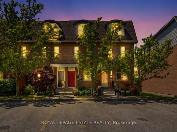 99 Goodwood Park Ct #4, Toronto, ON M4C 5S9