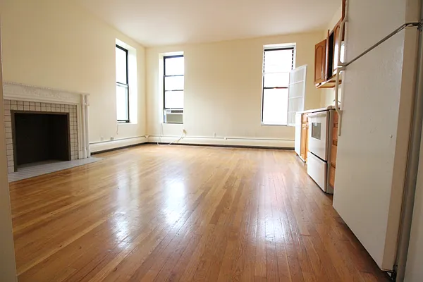 Rented by Luxor Homes & Investment Realty | media 9