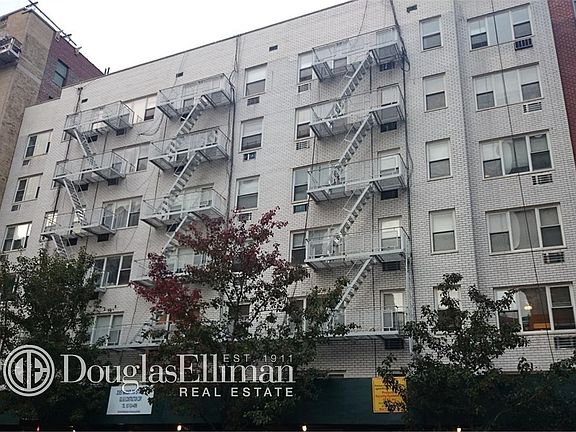 5th image of 235 W 70th St APT 6J