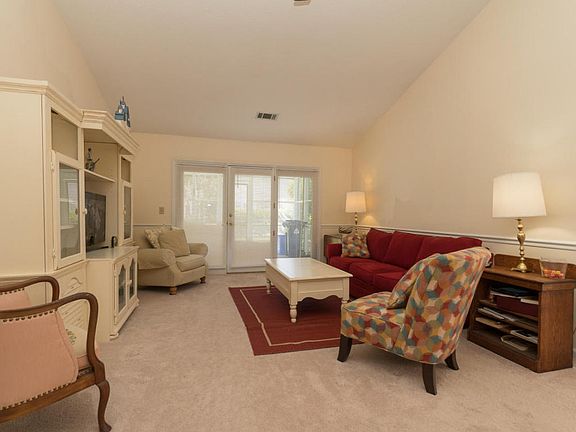 4th image of 2429 Hansard Dr