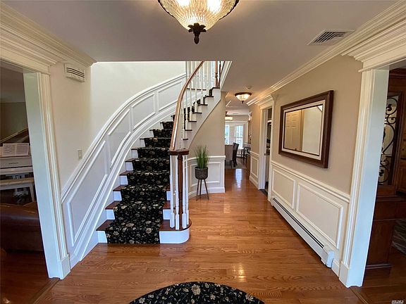 3rd image of 30 Rolling Hills Dr