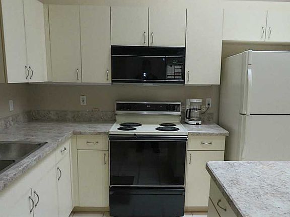 2nd image of 4152 Chesterfield Cir