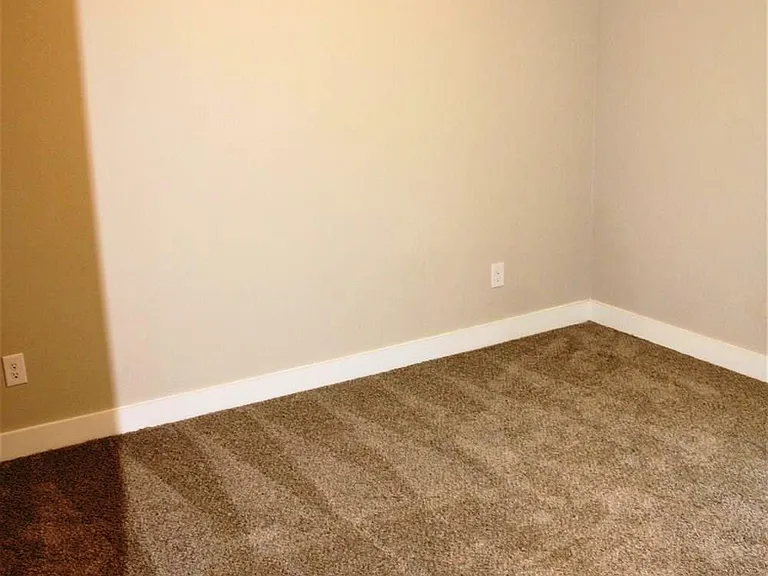 3015 Valencia Ave — Photo 8
