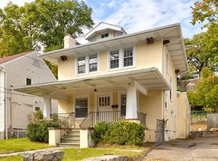 29 Lefferts Rd, Yonkers, NY 10705