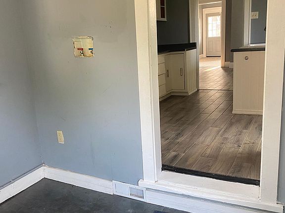 2nd image of 621 Gordon St