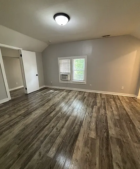 460 Locust St #4 — Photo 3