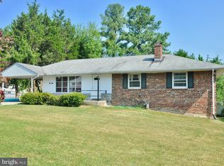 1 Chapel View Ct, Silver Spring, MD 20904