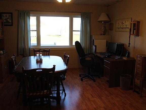 4th image of 302 S Lewis Ave