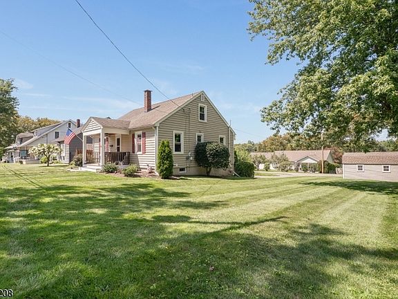 4th image of 31 Victory Ave