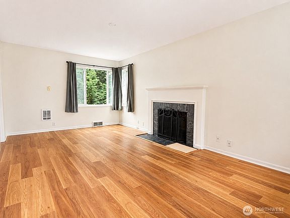 5th image of 8516 37th Avenue SW