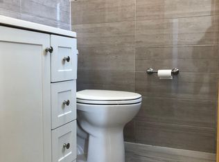 6829 60th St, Ridgewood, NY 11385