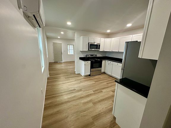 2nd image of 320 & 322 Hughes St #322A