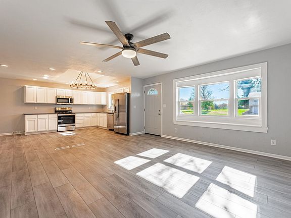 5th image of 4124 Pepper Dr