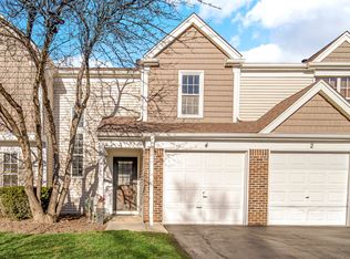 4 Marion Ln, Streamwood, IL