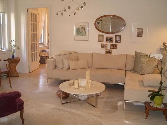 Sold by Sotheby's International Realty | media 29