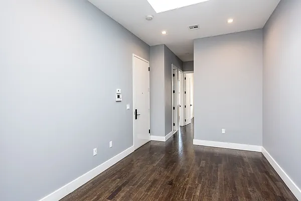 Rented by Nooklyn NYC LLC | media 51