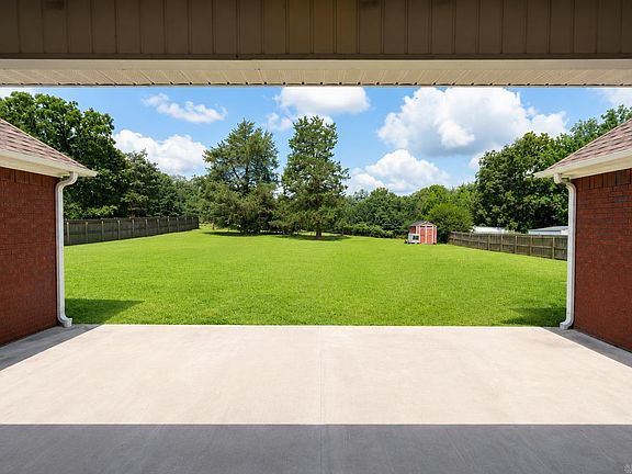 3rd image of 113 Charles Thomas Blvd