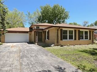 18103 Cherrywood Ln, Homewood, IL 60430