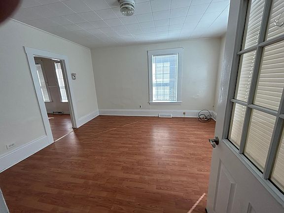 2nd image of 172 Pine St APT 1