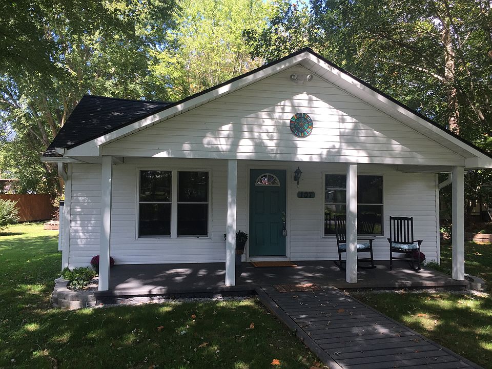 107 Putnam Street