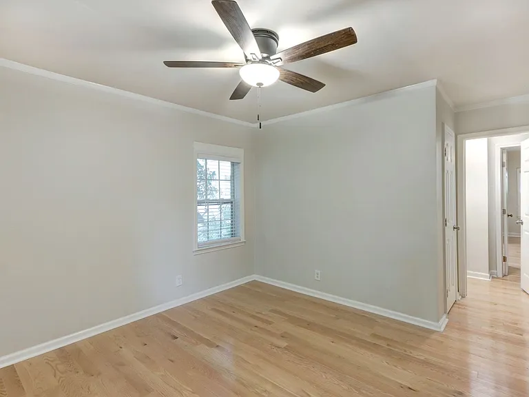 1210 E 54th St Duplex — Photo 6