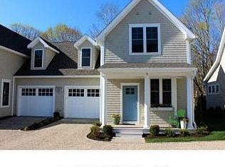 5 Rockland St APT 3, Narragansett, RI 02882