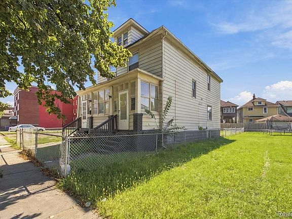 2nd image of 19 Linden St