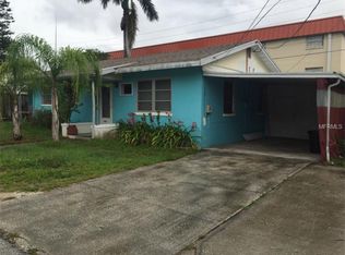 10563 Lake Dr, Seminole, FL 33772