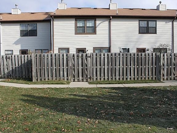 Private, fenced back yard