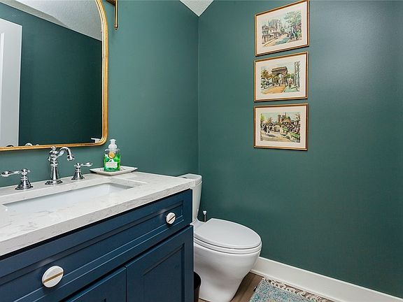 2nd image of 4800 Stonebridge Cir