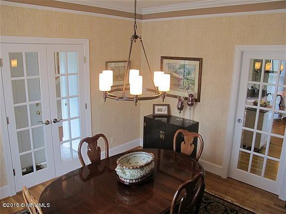 4th image of 1204 Village Way S