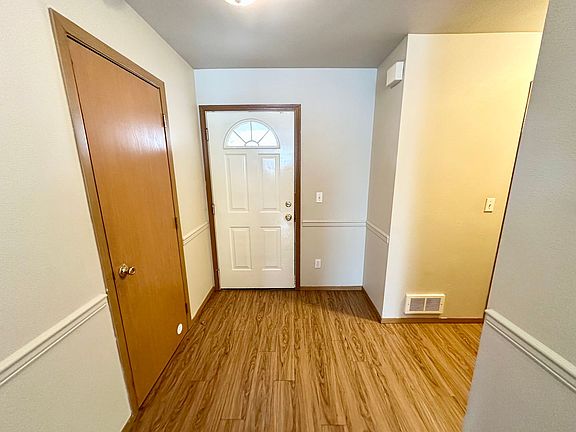 3rd image of 2109 N Yellowstone St #B