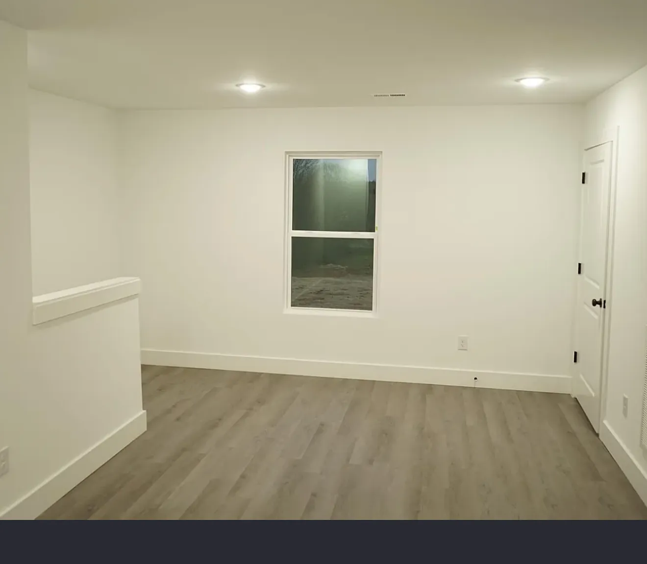 3 bed, 2.5 bath, 1400 sqft, $1,650 — Photo 2