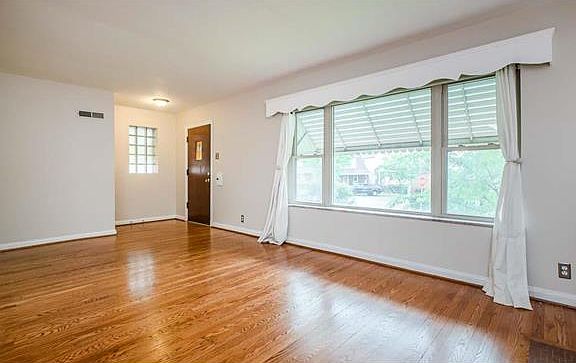 5th image of 6107 Hoffman Ave
