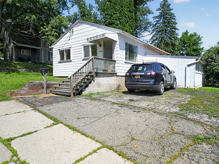 11 Spencer Ave — Photo 26