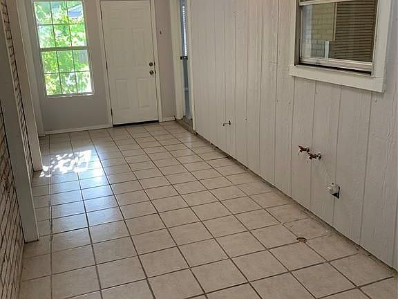 4th image of 1708 Jana Ln #14