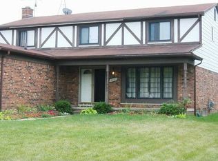 22131 Ivanhoe Ln, Southfield, MI 48034