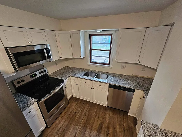 110 S Hopkins St #1 — Photo 13