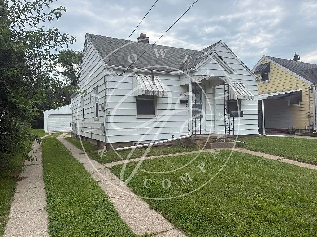 4 bed, 2.0 bath, $1,400 — Photo 1